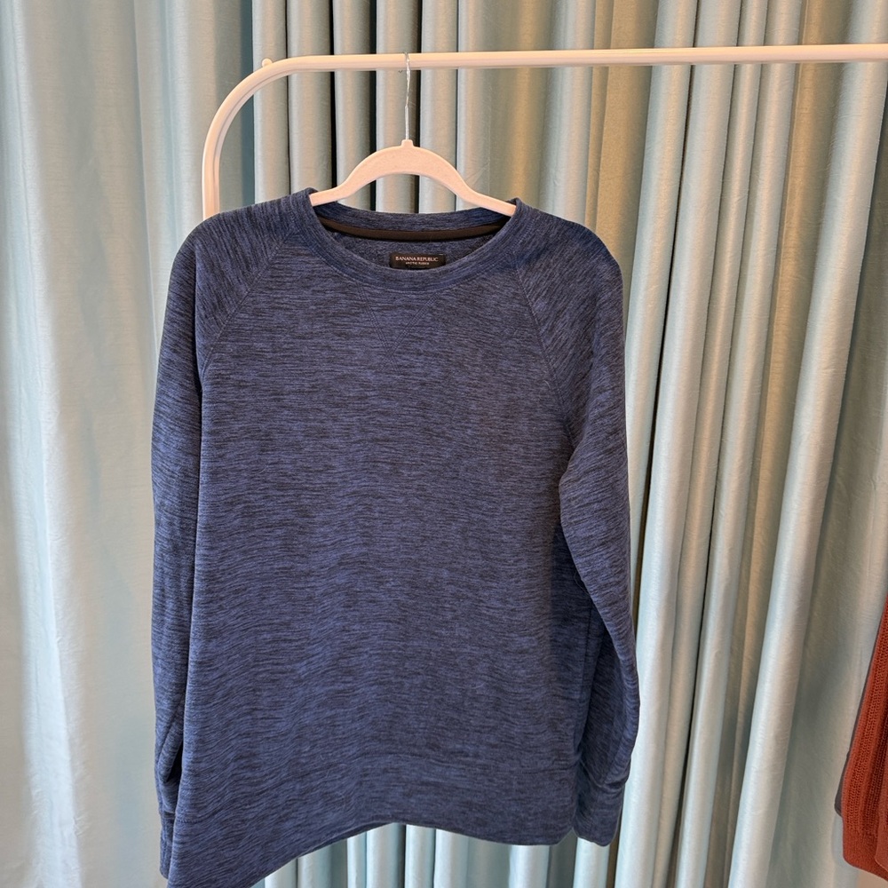 Banana Republic arctic fleece Men's Heathered Blue Crewneck Sweatshirt